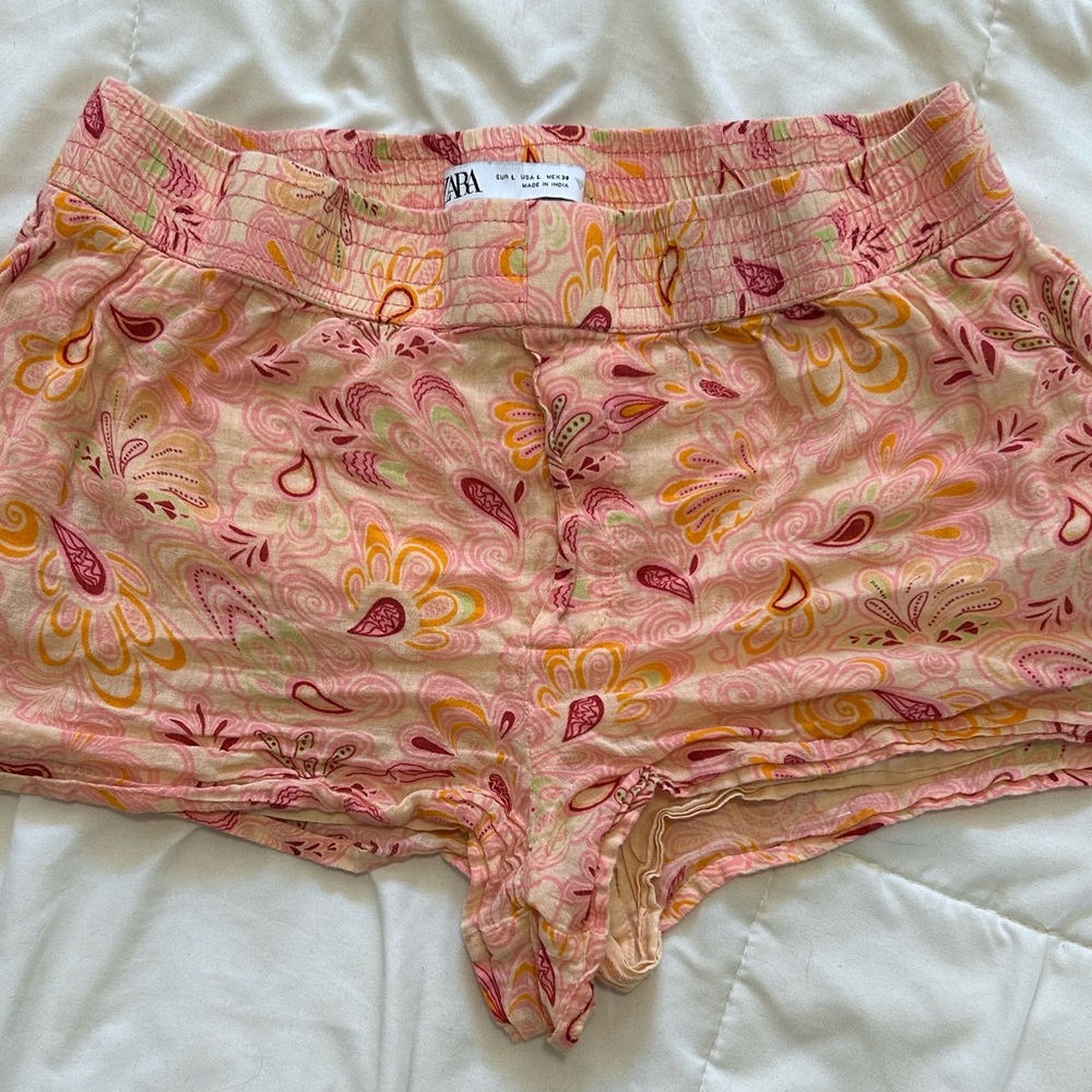 Zara Pink and Orange Casual Shorts with Paisley Print
